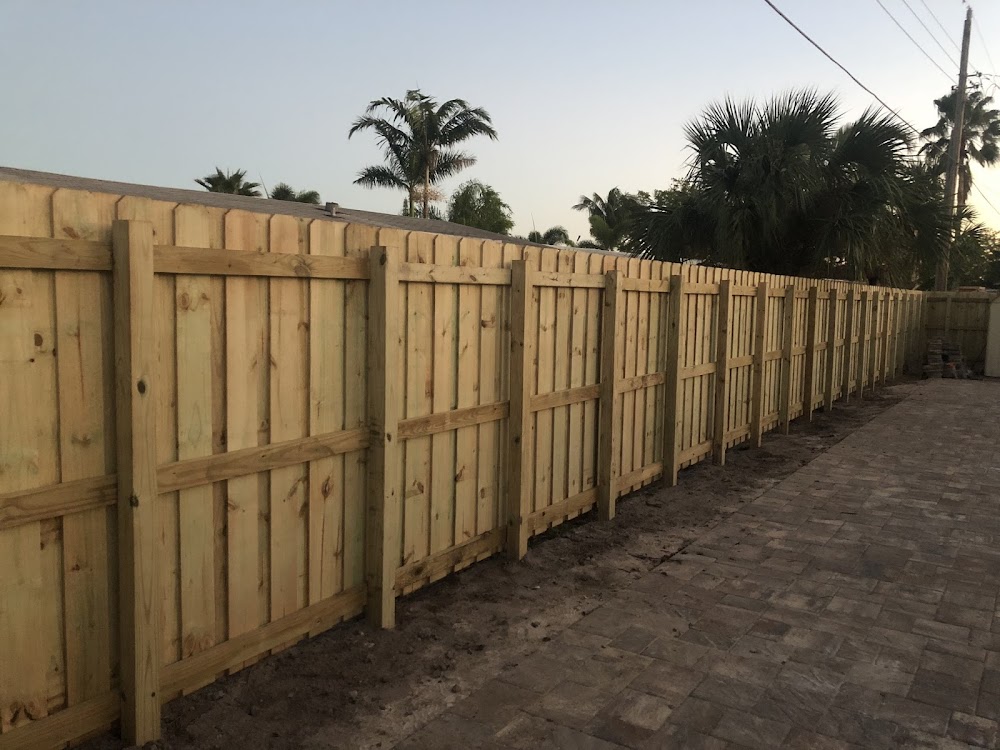 HURRICANE FENCE LLC